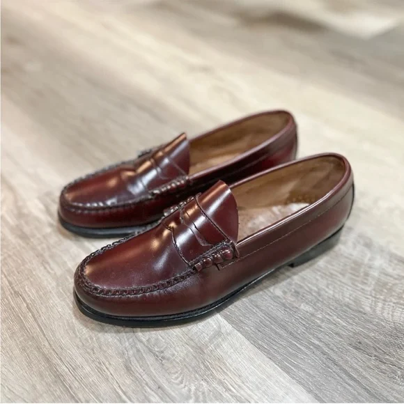 G.H. Bass Weejuns Burgundy Loafers for Women - Picture 2 of 6